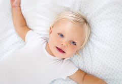 Parure de lit réversible en percale pour lit enfant « Running Stars », bleu clair, 2 pièces.