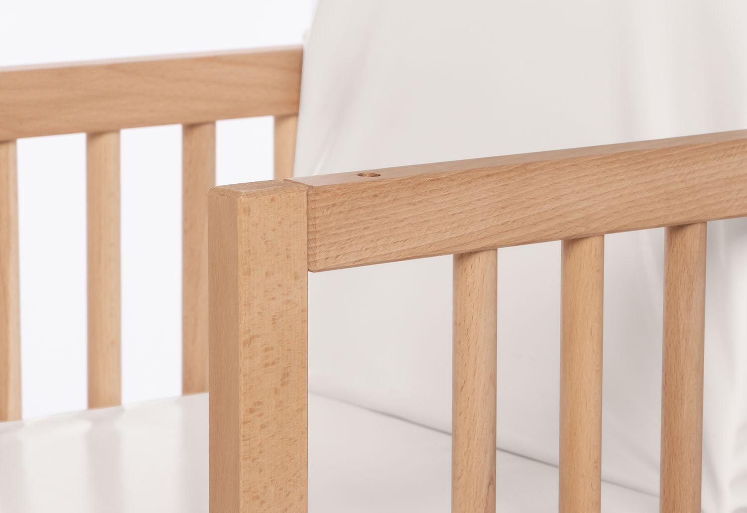 Chaise haute combinée « Lene », laquée transparente