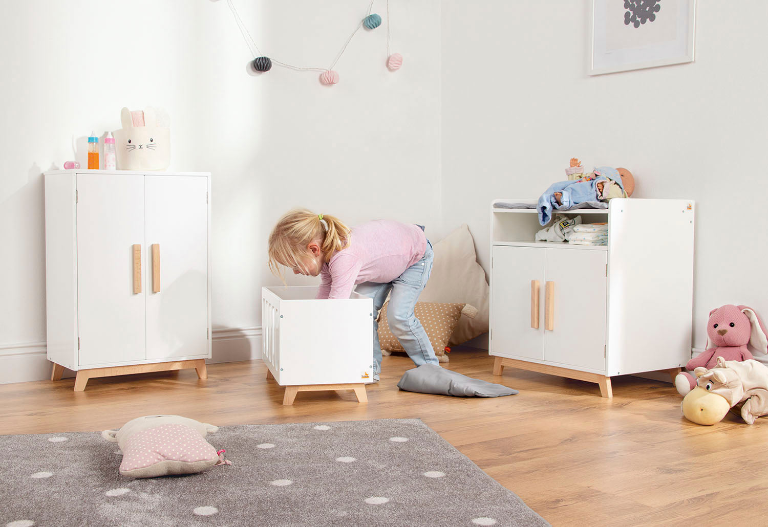 Armoire de poupée "Marit", 4 pièces