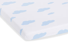 Draps-housses en jersey pour lits d'enfants en pack double « Nuages ​​», bleu clair et uni, blanc